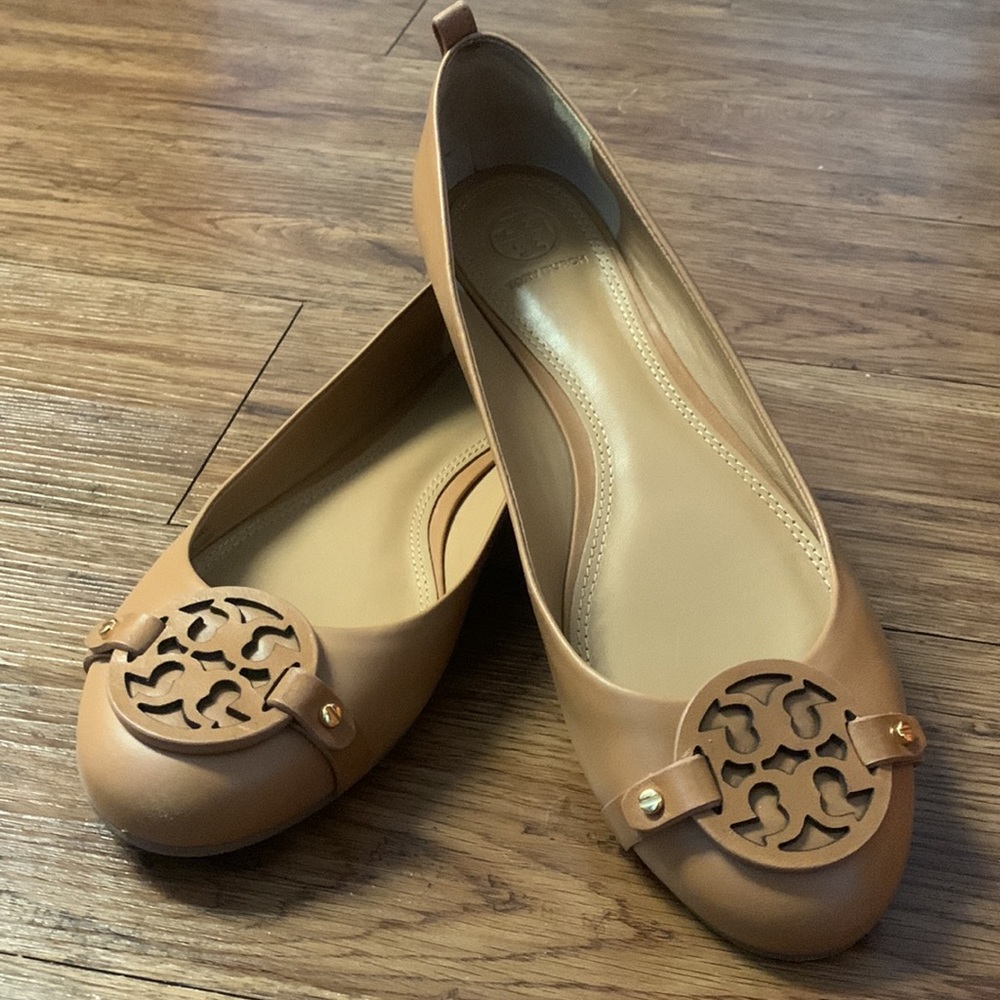 Tory Burch Gabriel Flats, Tan